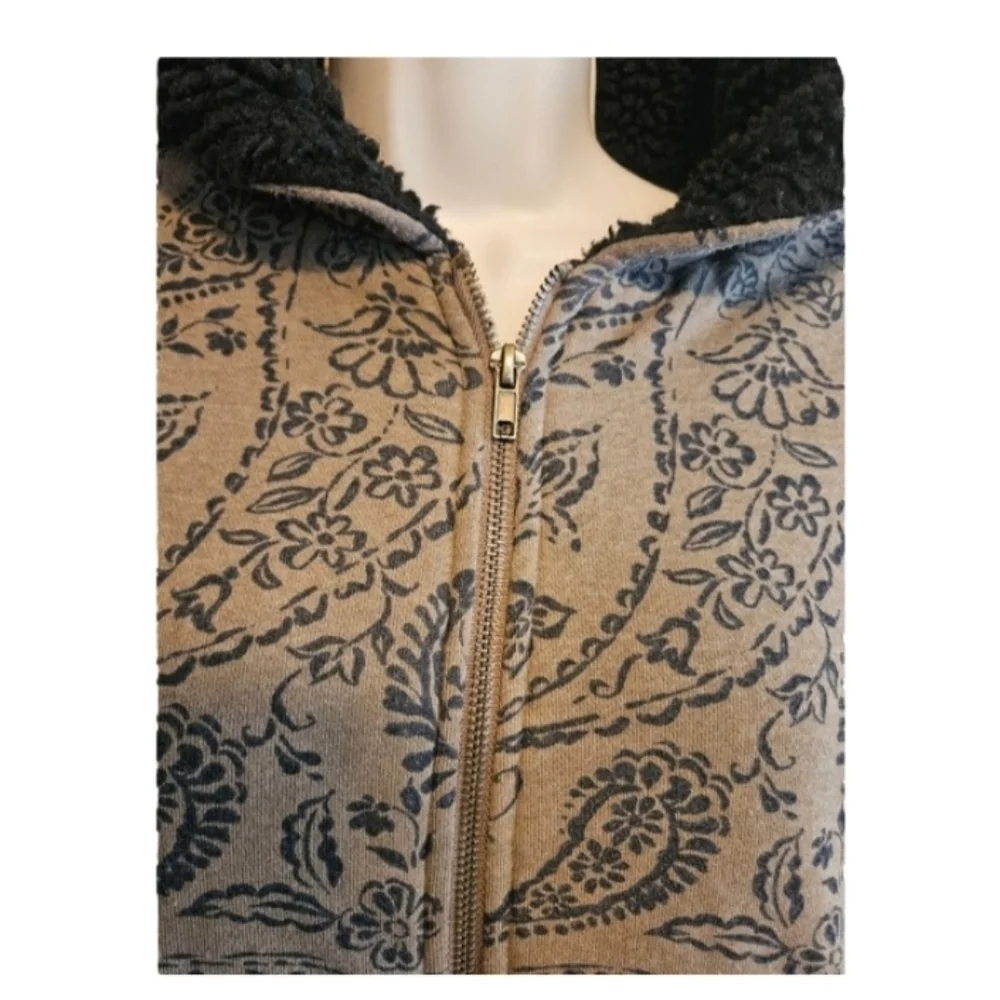 Forever 21 Paisley Print Zip-up Hoodie. size S Brown and black sherpa - Picture 5 of 16